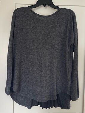 Ann Taylor Charcoal Gray Scoop-Neck Knit Sweater Size M
